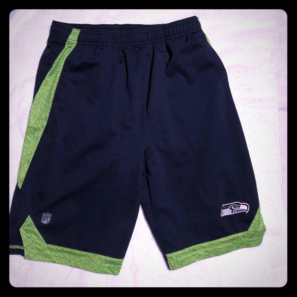 Boys Seattle Seahawk shorts Medium 10/12